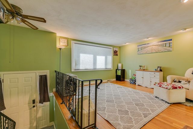 11 Topliff St, Billerica, MA 01821