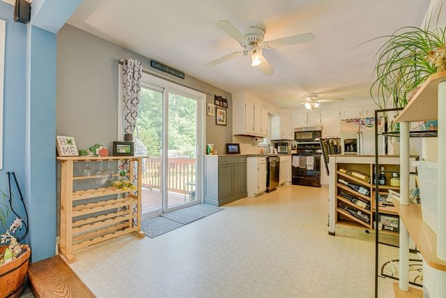 11 Topliff St, Billerica, MA 01821