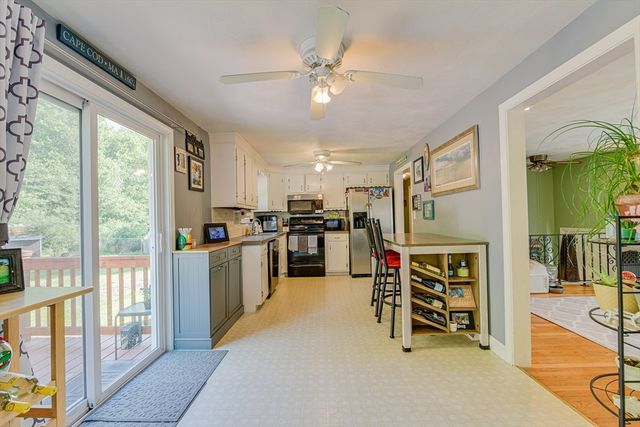 11 Topliff St, Billerica, MA 01821