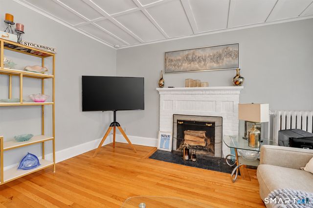 18 Robin Road 1, West Hartford, CT 06119
