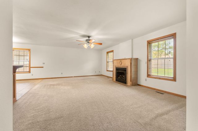 3322 S Saratoga Avenue, Springfield, MO 65804