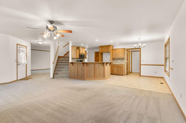 3322 S Saratoga Avenue, Springfield, MO 65804