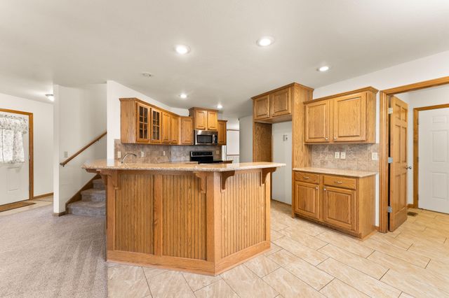 3322 S Saratoga Avenue, Springfield, MO 65804