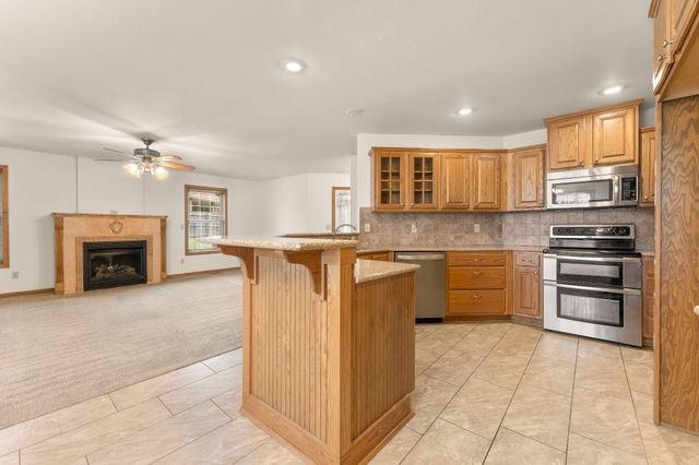 3322 S Saratoga Avenue, Springfield, MO 65804