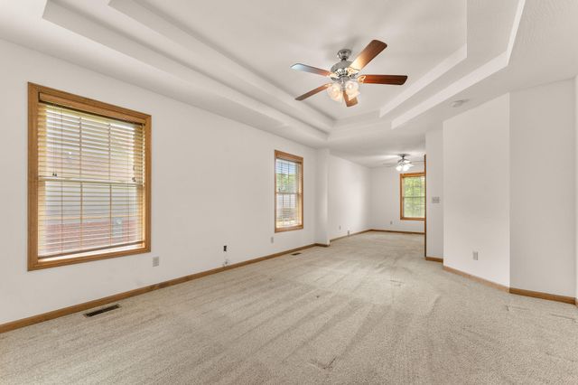 3322 S Saratoga Avenue, Springfield, MO 65804