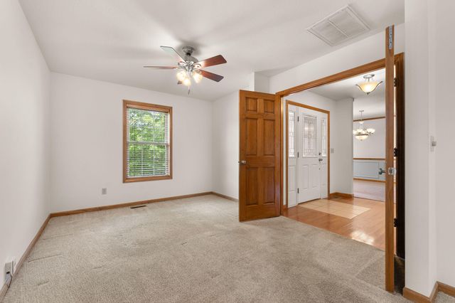 3322 S Saratoga Avenue, Springfield, MO 65804