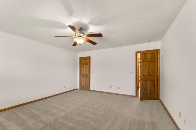 3322 S Saratoga Avenue, Springfield, MO 65804