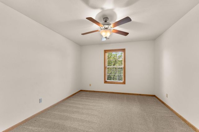 3322 S Saratoga Avenue, Springfield, MO 65804