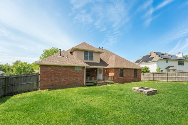 3322 S Saratoga Avenue, Springfield, MO 65804