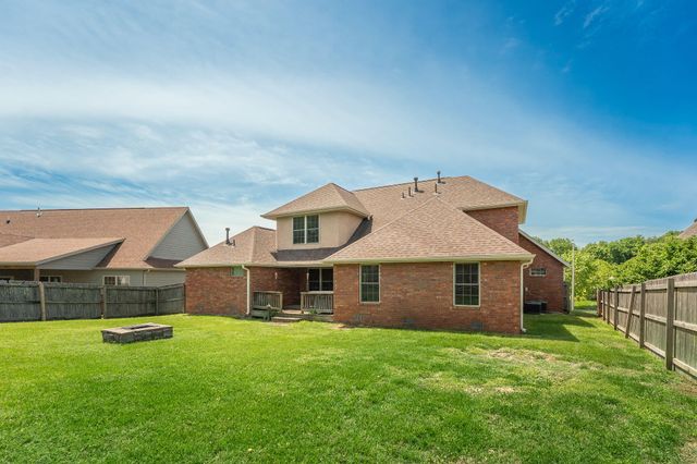 3322 S Saratoga Avenue, Springfield, MO 65804
