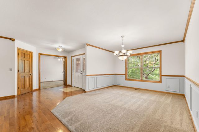 3322 S Saratoga Avenue, Springfield, MO 65804