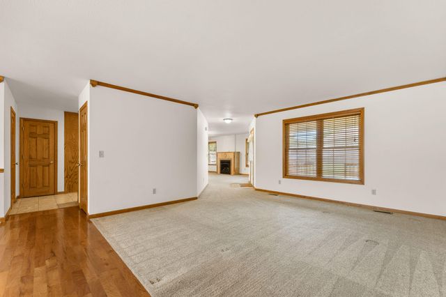 3322 S Saratoga Avenue, Springfield, MO 65804
