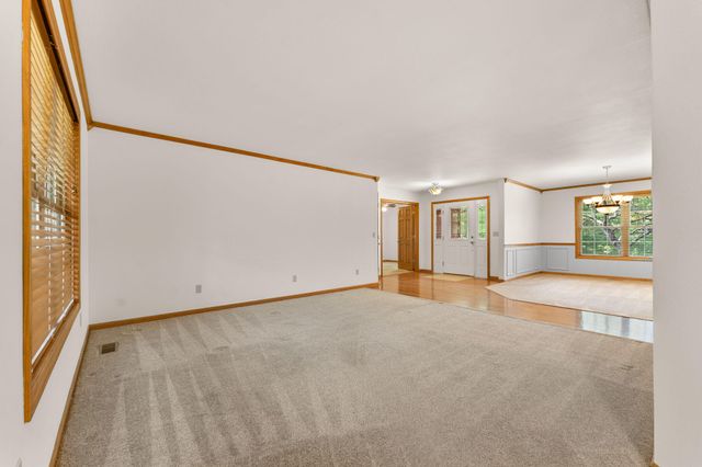 3322 S Saratoga Avenue, Springfield, MO 65804