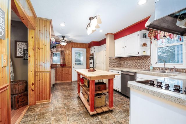 284 E Jenkins Avenue, Columbus, OH 43207