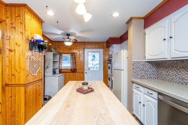 284 E Jenkins Avenue, Columbus, OH 43207
