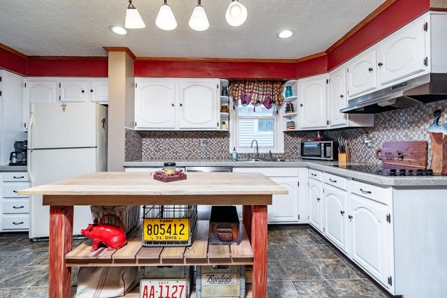 284 E Jenkins Avenue, Columbus, OH 43207