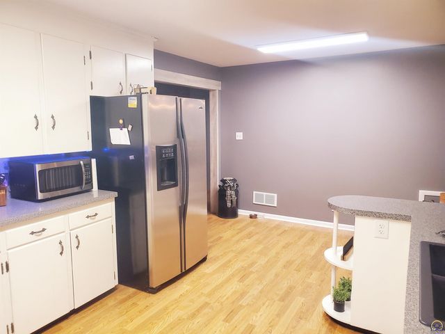 3317 NW Rochester RD, Topeka, KS 66617