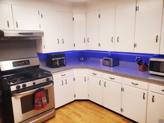 3317 NW Rochester RD, Topeka, KS 66617