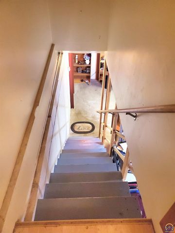 3317 NW Rochester RD, Topeka, KS 66617