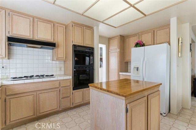 7422 Kyle Court, West Hills (los Angeles), CA 91307