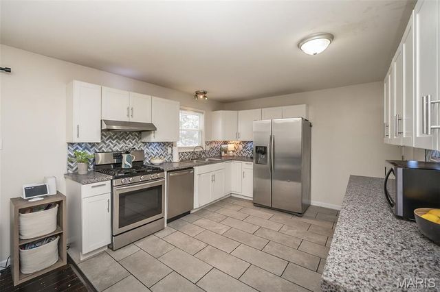 7405 Foxmont Drive, Hazelwood, MO 63042