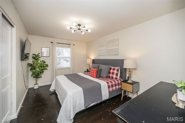 7405 Foxmont Drive, Hazelwood, MO 63042