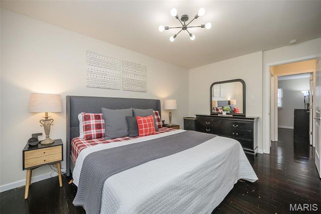 7405 Foxmont Drive, Hazelwood, MO 63042