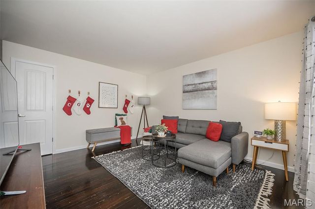 7405 Foxmont Drive, Hazelwood, MO 63042