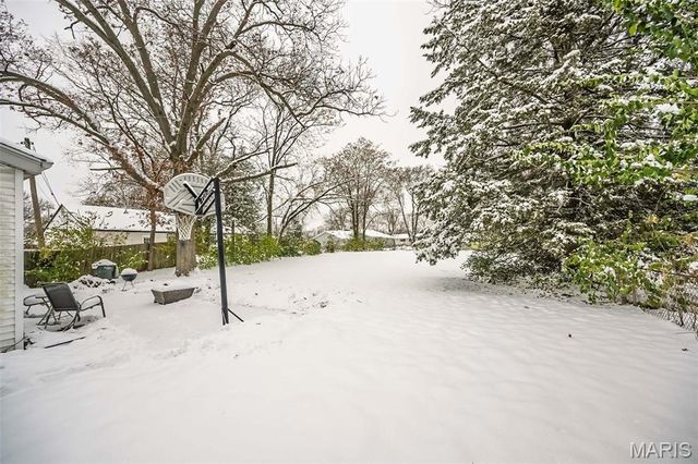 7405 Foxmont Drive, Hazelwood, MO 63042