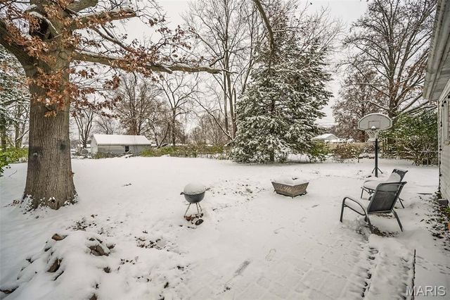 7405 Foxmont Drive, Hazelwood, MO 63042