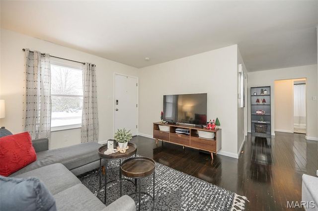 7405 Foxmont Drive, Hazelwood, MO 63042