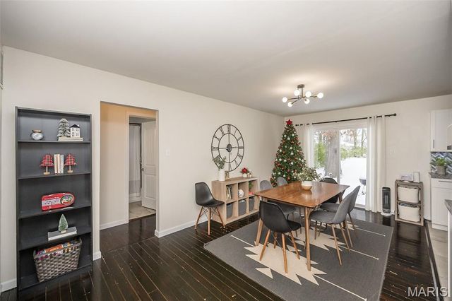 7405 Foxmont Drive, Hazelwood, MO 63042