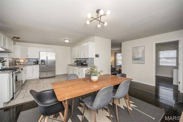 7405 Foxmont Drive, Hazelwood, MO 63042