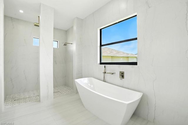 11853 Princess Grace CT, Cape Coral, FL 33991