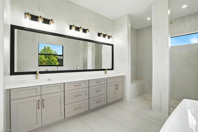 11853 Princess Grace CT, Cape Coral, FL 33991