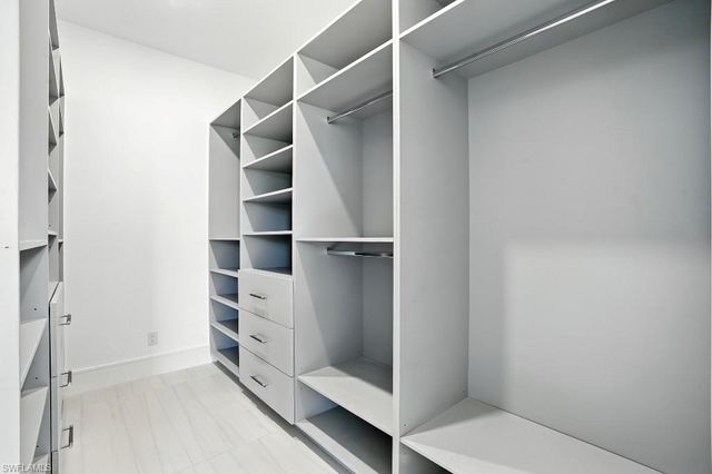 11853 Princess Grace CT, Cape Coral, FL 33991