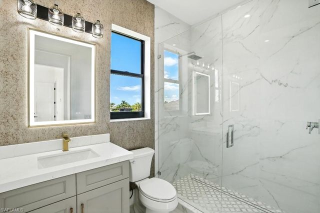 11853 Princess Grace CT, Cape Coral, FL 33991