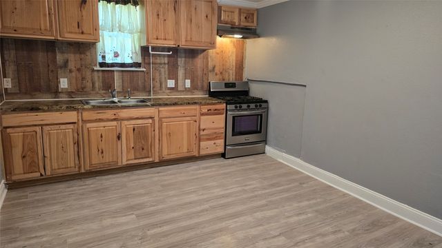 304 E King Street, Sherman, TX 75090
