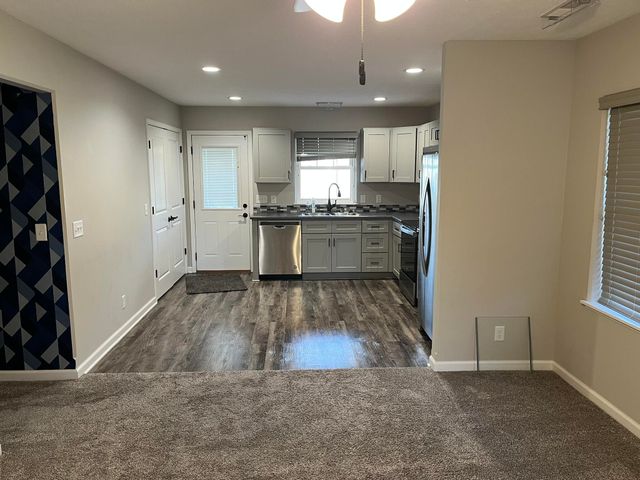 1806 2ND AVE Avenue, Council Bluffs, IA 51501