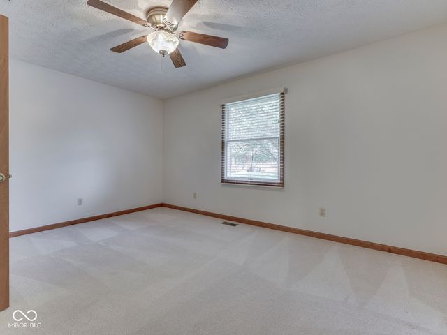 388 Vinewood Drive S, Brownsburg, IN 46112