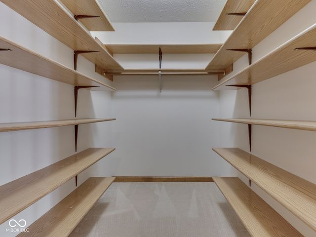 388 Vinewood Drive S, Brownsburg, IN 46112