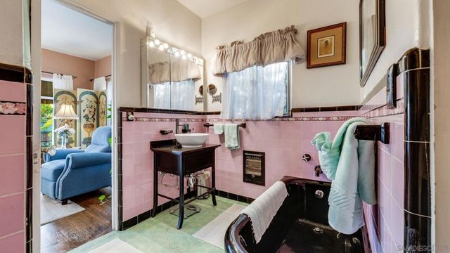 2270 Juan St, San Diego, CA 92103