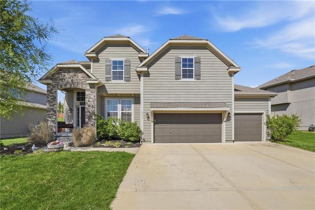 2776 W Sitka Drive, Olathe, KS 66061
