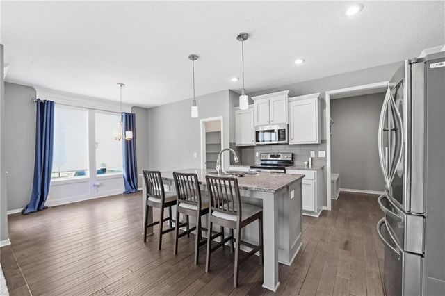 2776 W Sitka Drive, Olathe, KS 66061