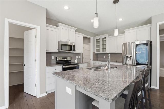 2776 W Sitka Drive, Olathe, KS 66061