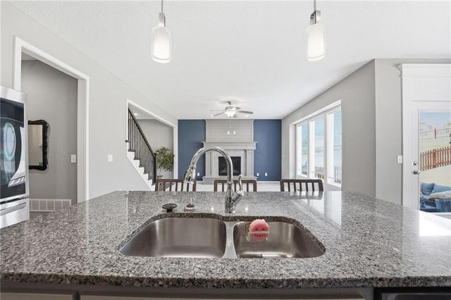 2776 W Sitka Drive, Olathe, KS 66061