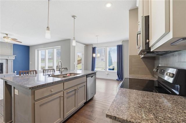 2776 W Sitka Drive, Olathe, KS 66061