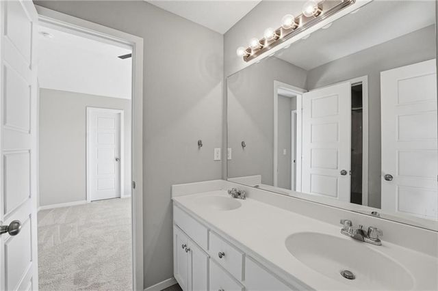 2776 W Sitka Drive, Olathe, KS 66061