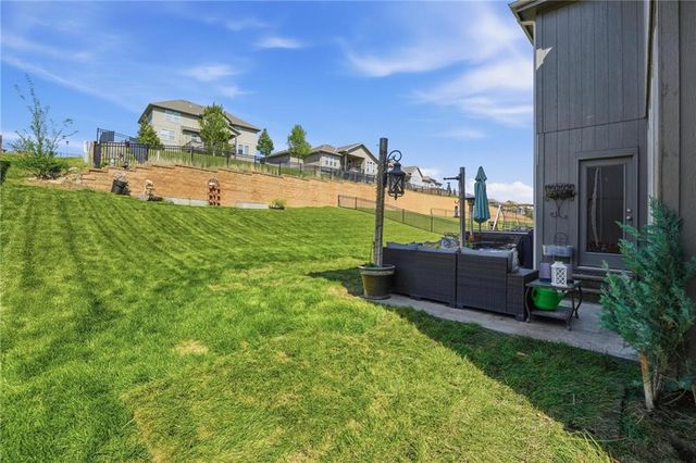 2776 W Sitka Drive, Olathe, KS 66061