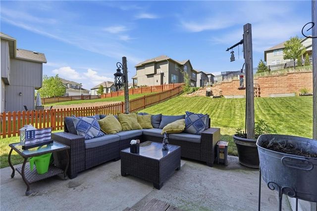 2776 W Sitka Drive, Olathe, KS 66061